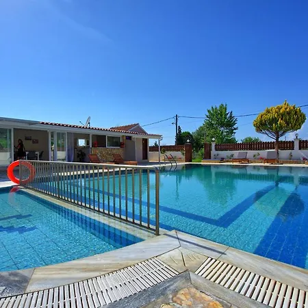 Willa Sidari By Mediterraneanvillas Kassiopi